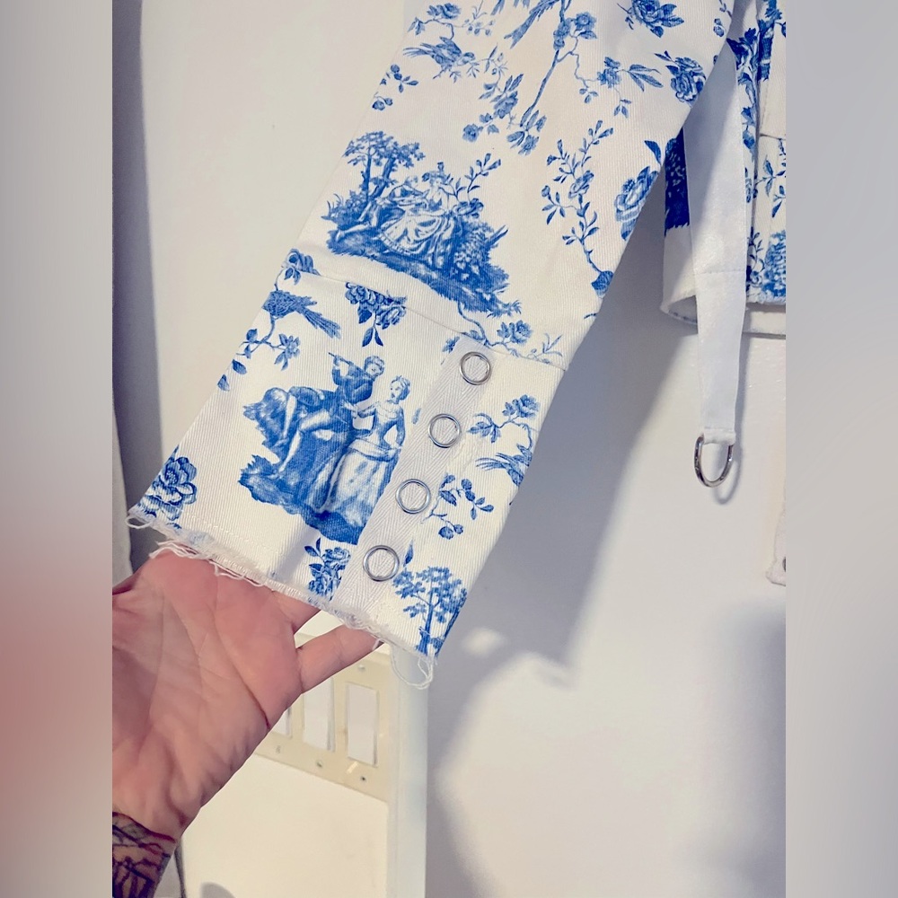 For Love & Lemons Delphine Cropped Denim Jacket | Toile Print | Cottagecore Chic - Picture 9 of 9